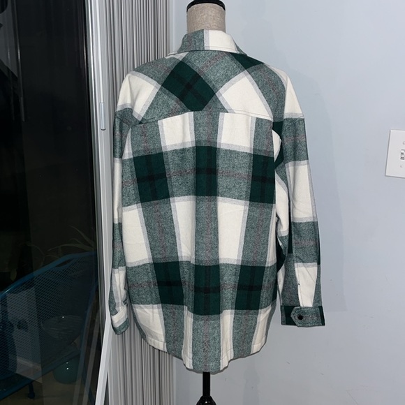 HFX Womens Shirt Jacket
Green White Shacket Pockets
Relaxed Fit Long sleeves - Picture 8 of 13